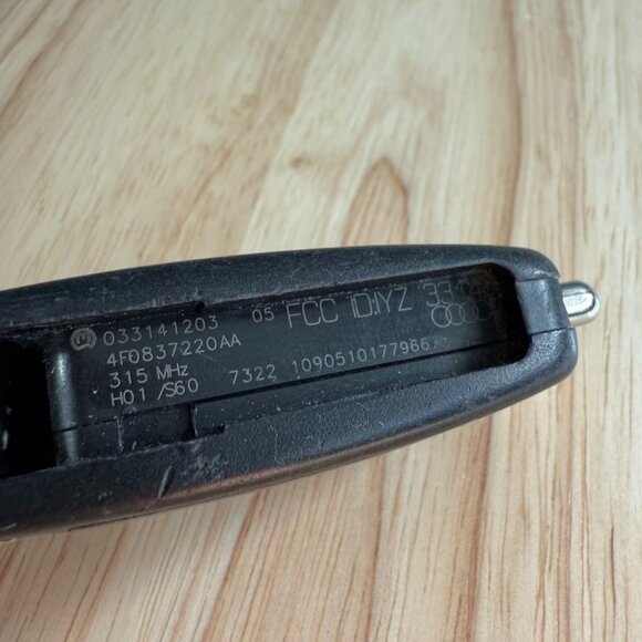 Audi A6 2008 Black OEM Flip Key Fob With Lock Trunk Unlock Buttons Car Remote - Picture 9 of 9